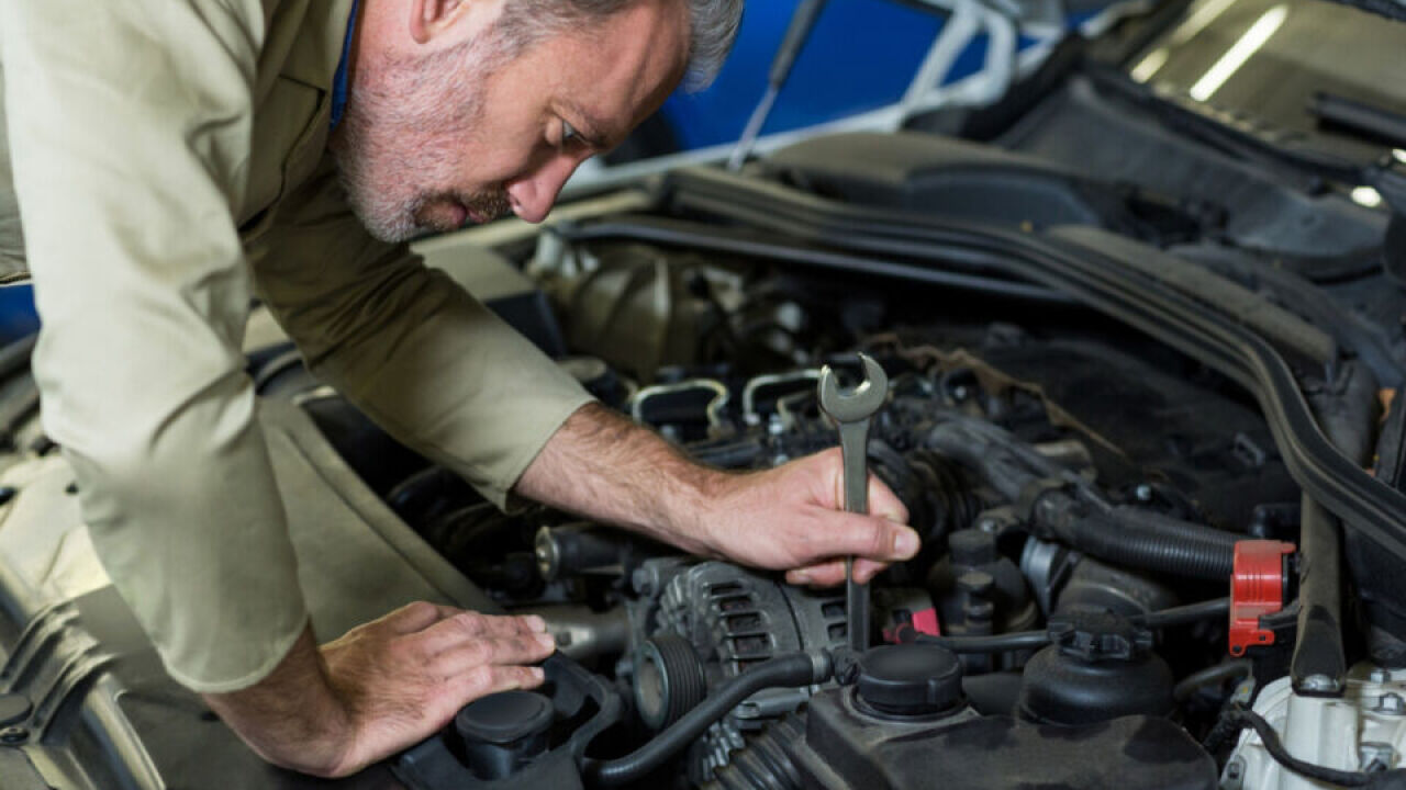 Poradnik dla początkuujących: Wymiana rozrządu w silniku 1.9 TDI - co trzeba wiedzieć?