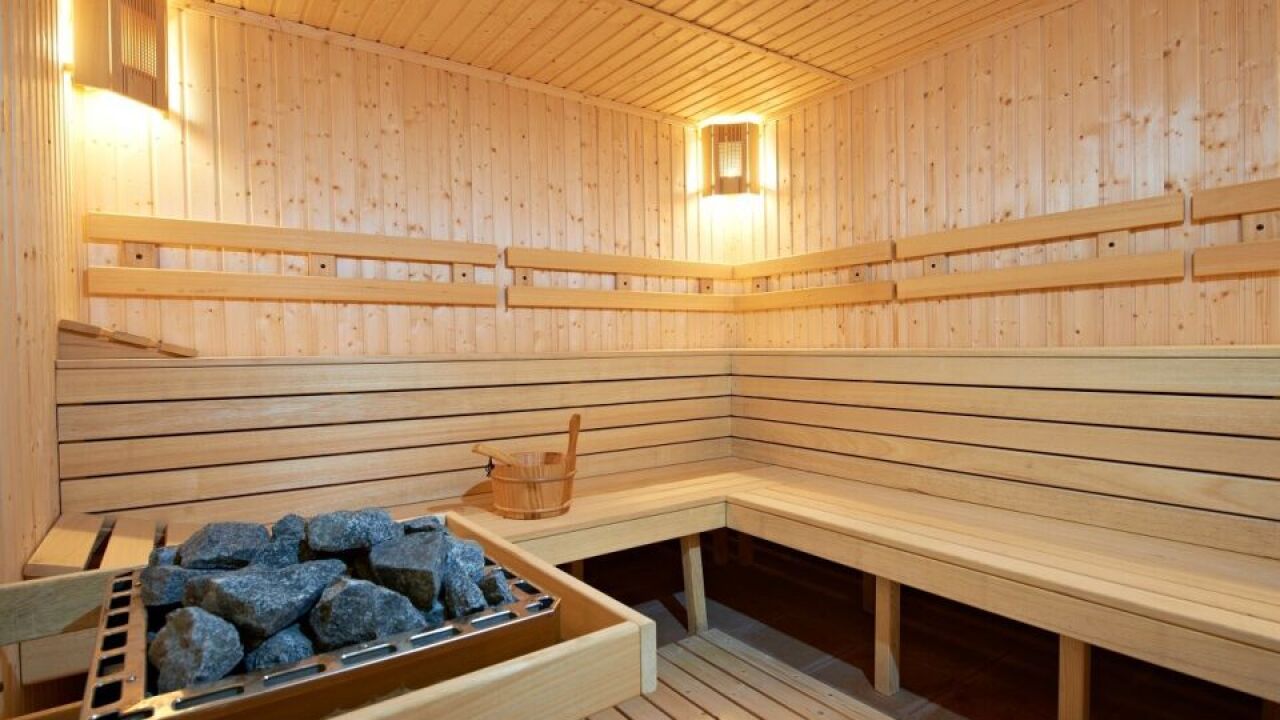 Sauna infrared a tradycyjna sauna - porównanie