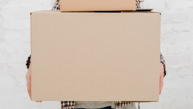 Kartony antyudarowe - czy warto zainwestować przy wysyłce dużych przedmiotów?