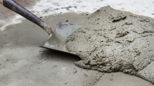 Jakie czynniki wpływają na skuteczność zaprawy ochronnej do betonu?