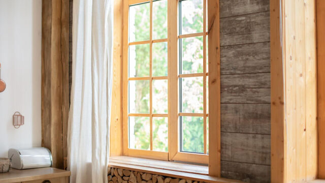 Okna drewniane a klimat - jak wpływają na komfort termiczny w pomieszczeniach