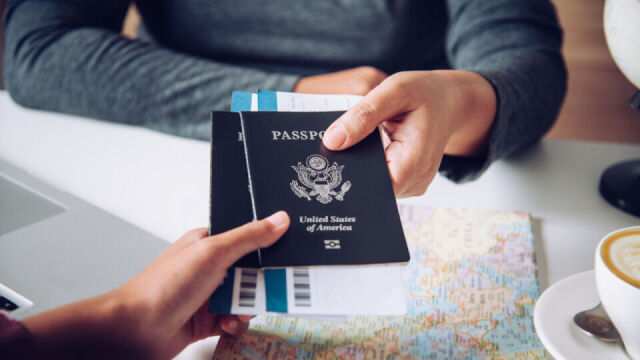 Powody, dla których cudzoziemcy mogą mieć odmowę przyznania karty stałego pobytu