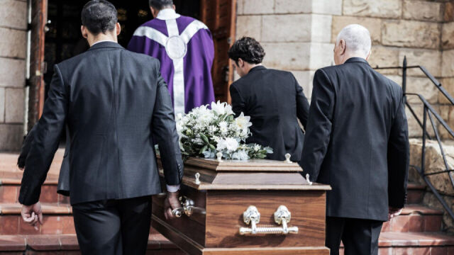 Znaczenie i cele świeckiego pogrzebu