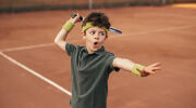 Dlaczego kolonie z tenisem to doskonała okazja dla Twojego dziecka?